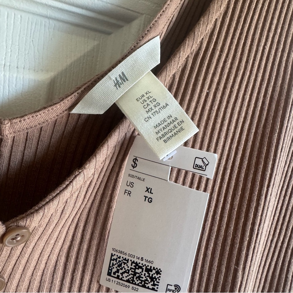 H&M Chocolate Ribbed Tank Top - Picture 2 of 2